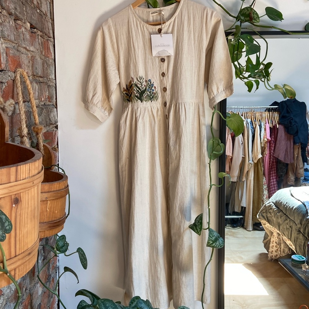 Hand Embroidered Little Cottonwood Trail Dress | NWT | XS - Picture 6 of 6